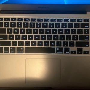 Macbook Air 2017 (memory 8GB) 128 GB